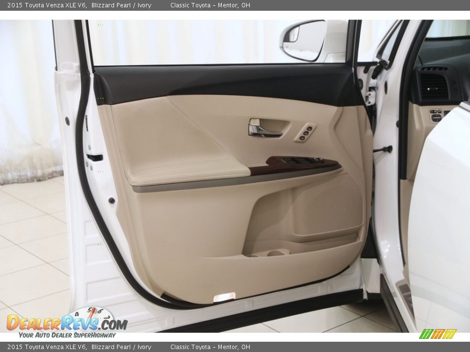 2015 Toyota Venza XLE V6 Blizzard Pearl / Ivory Photo #4
