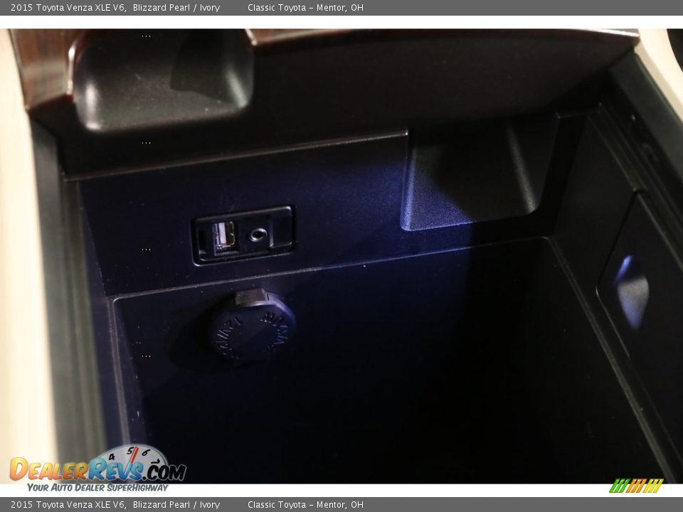 2015 Toyota Venza XLE V6 Blizzard Pearl / Ivory Photo #17