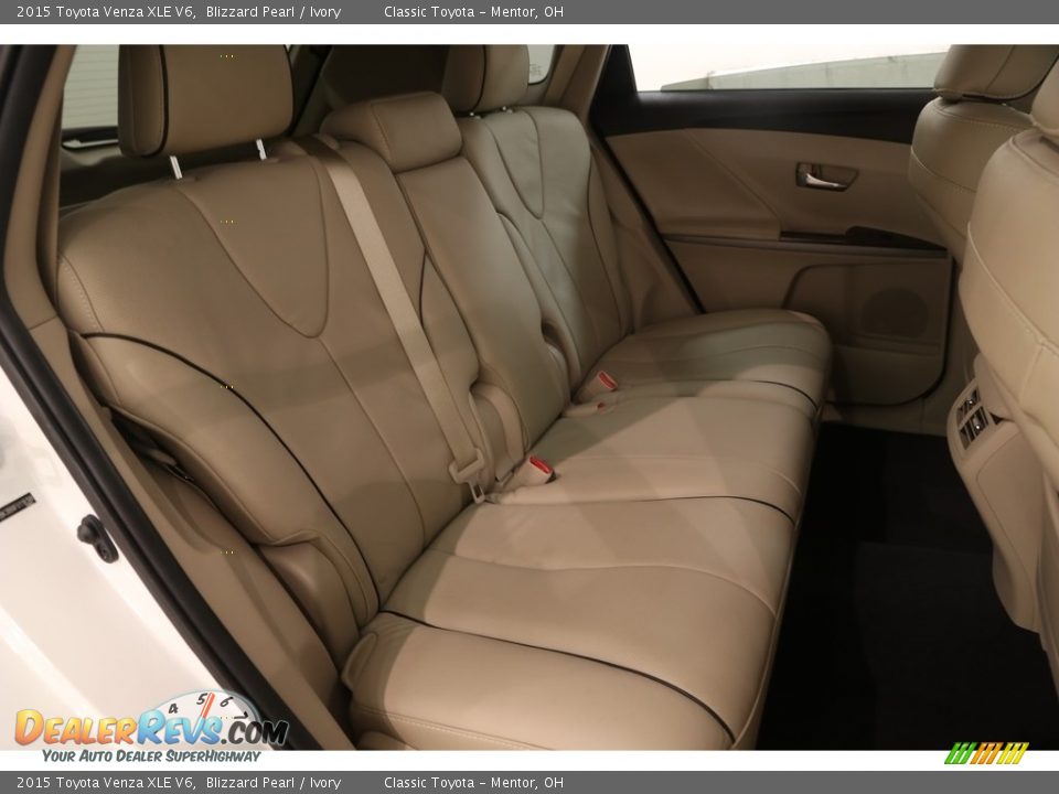 2015 Toyota Venza XLE V6 Blizzard Pearl / Ivory Photo #19