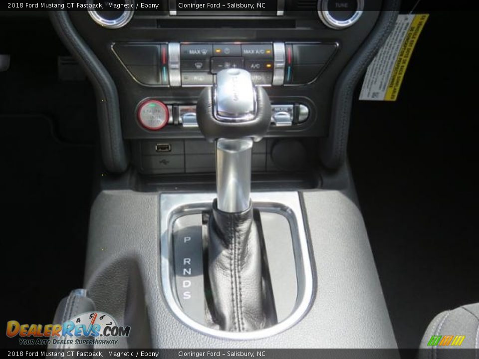 2018 Ford Mustang GT Fastback Shifter Photo #13
