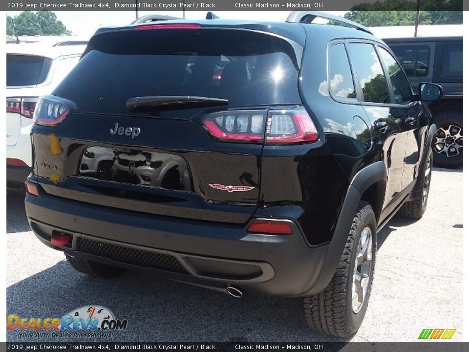 2019 Jeep Cherokee Trailhawk 4x4 Diamond Black Crystal Pearl / Black Photo #2