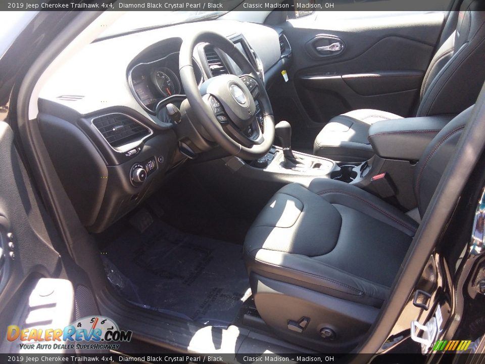 2019 Jeep Cherokee Trailhawk 4x4 Diamond Black Crystal Pearl / Black Photo #4
