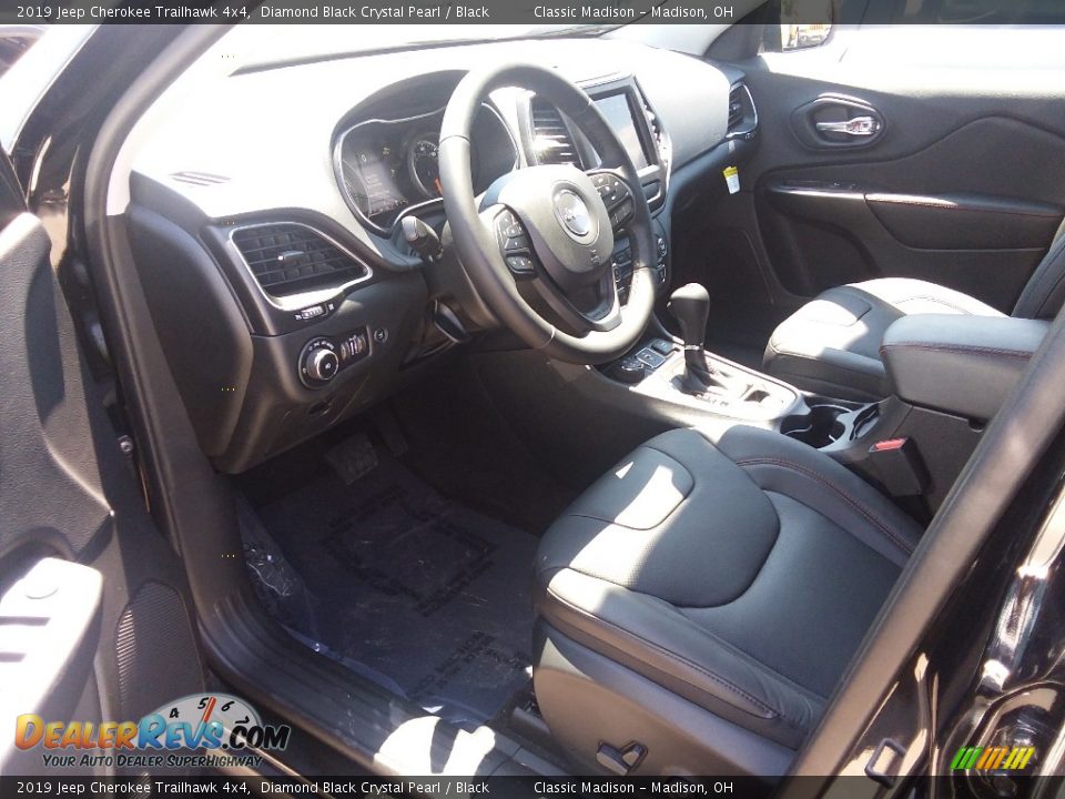 2019 Jeep Cherokee Trailhawk 4x4 Diamond Black Crystal Pearl / Black Photo #11