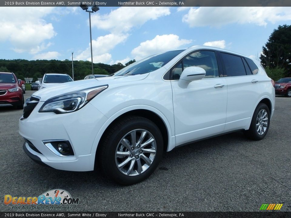 Front 3/4 View of 2019 Buick Envision Essence AWD Photo #1