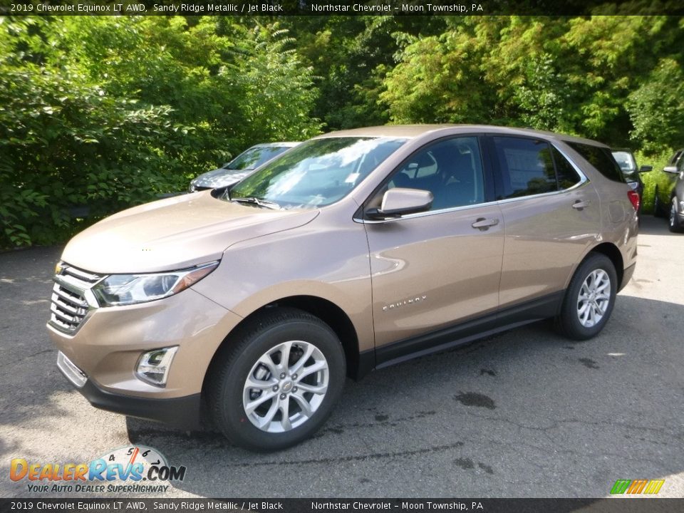 Front 3/4 View of 2019 Chevrolet Equinox LT AWD Photo #1