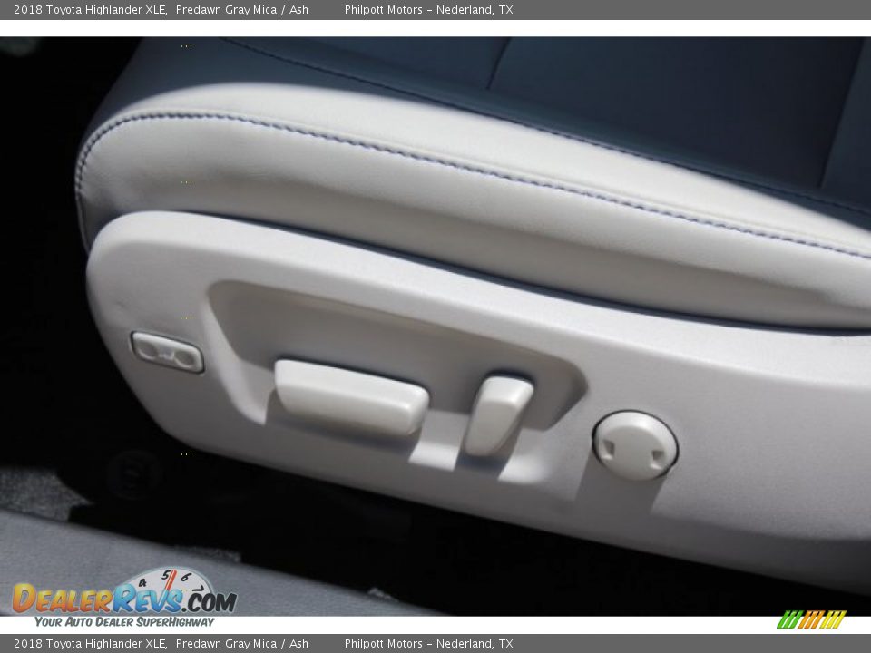 2018 Toyota Highlander XLE Predawn Gray Mica / Ash Photo #15