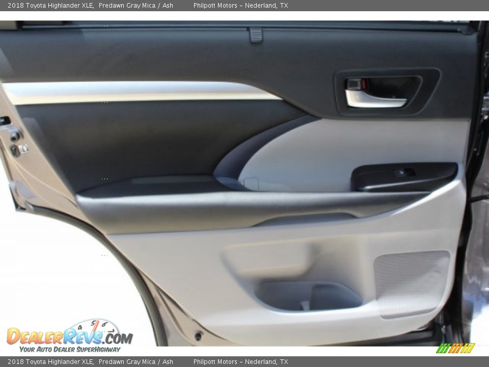 2018 Toyota Highlander XLE Predawn Gray Mica / Ash Photo #25