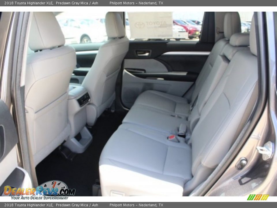 2018 Toyota Highlander XLE Predawn Gray Mica / Ash Photo #26