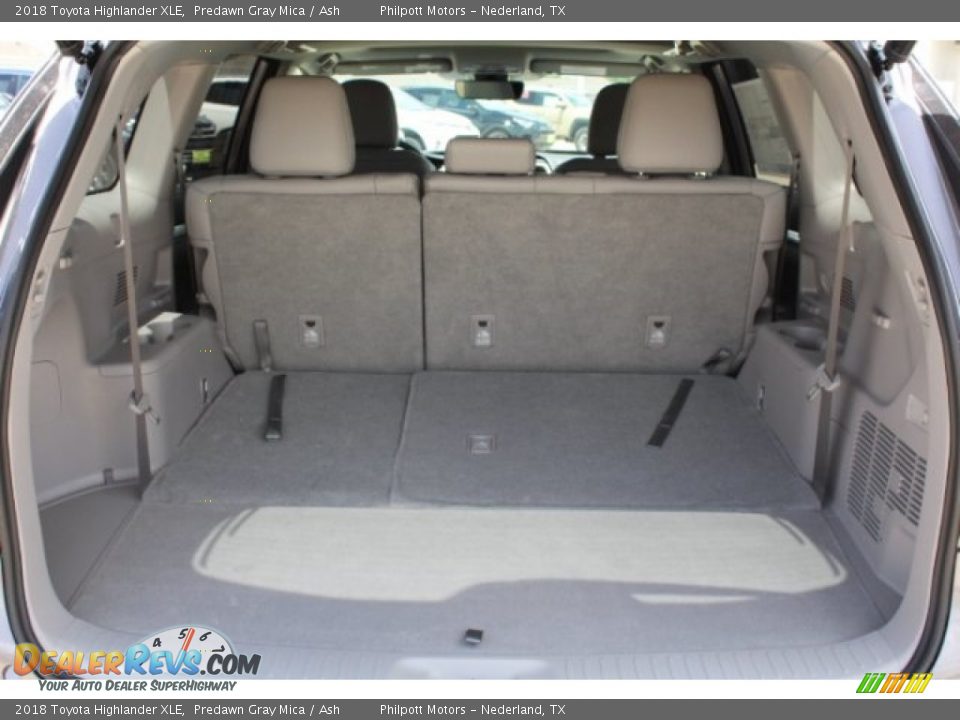 2018 Toyota Highlander XLE Predawn Gray Mica / Ash Photo #29