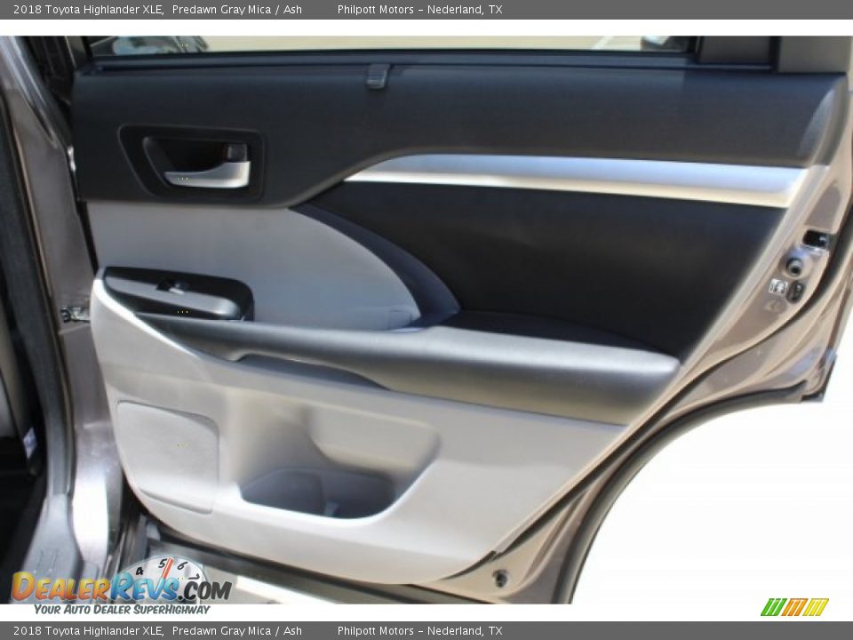 2018 Toyota Highlander XLE Predawn Gray Mica / Ash Photo #31