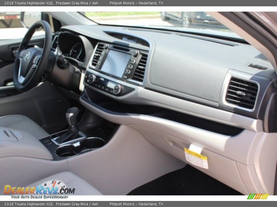 2018 Toyota Highlander XLE Predawn Gray Mica / Ash Photo #34