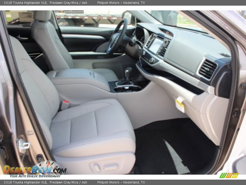 2018 Toyota Highlander XLE Predawn Gray Mica / Ash Photo #35