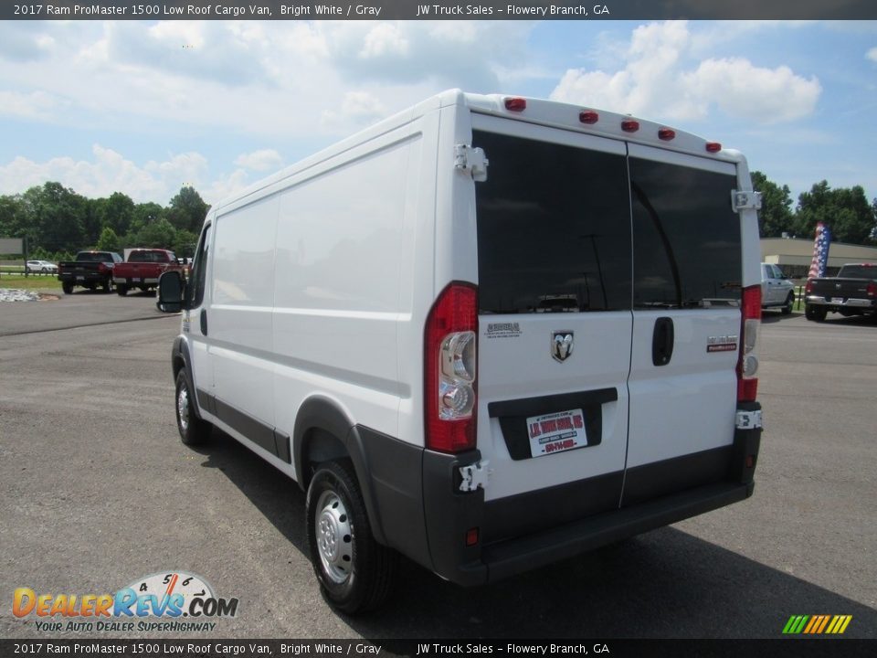 2017 Ram ProMaster 1500 Low Roof Cargo Van Bright White / Gray Photo #5