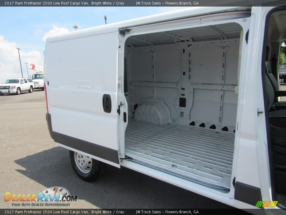 2017 Ram ProMaster 1500 Low Roof Cargo Van Bright White / Gray Photo #25