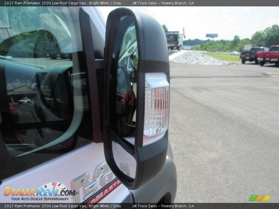 2017 Ram ProMaster 1500 Low Roof Cargo Van Bright White / Gray Photo #27
