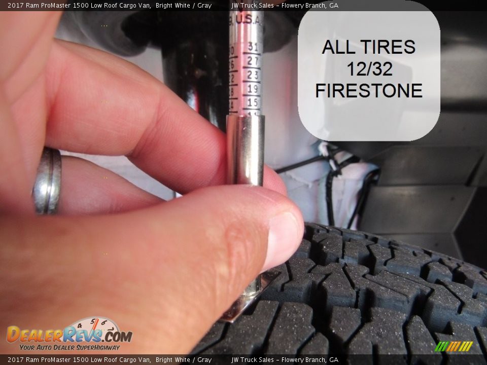 2017 Ram ProMaster 1500 Low Roof Cargo Van Bright White / Gray Photo #29