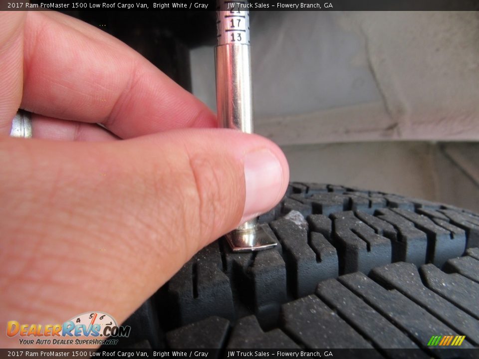 2017 Ram ProMaster 1500 Low Roof Cargo Van Bright White / Gray Photo #35