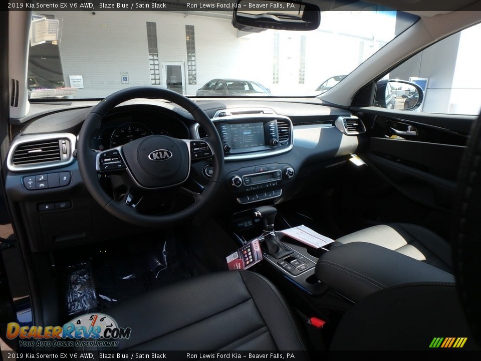 Satin Black Interior - 2019 Kia Sorento EX V6 AWD Photo #12
