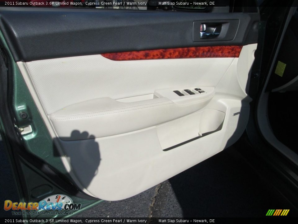 2011 Subaru Outback 3.6R Limited Wagon Cypress Green Pearl / Warm Ivory Photo #14