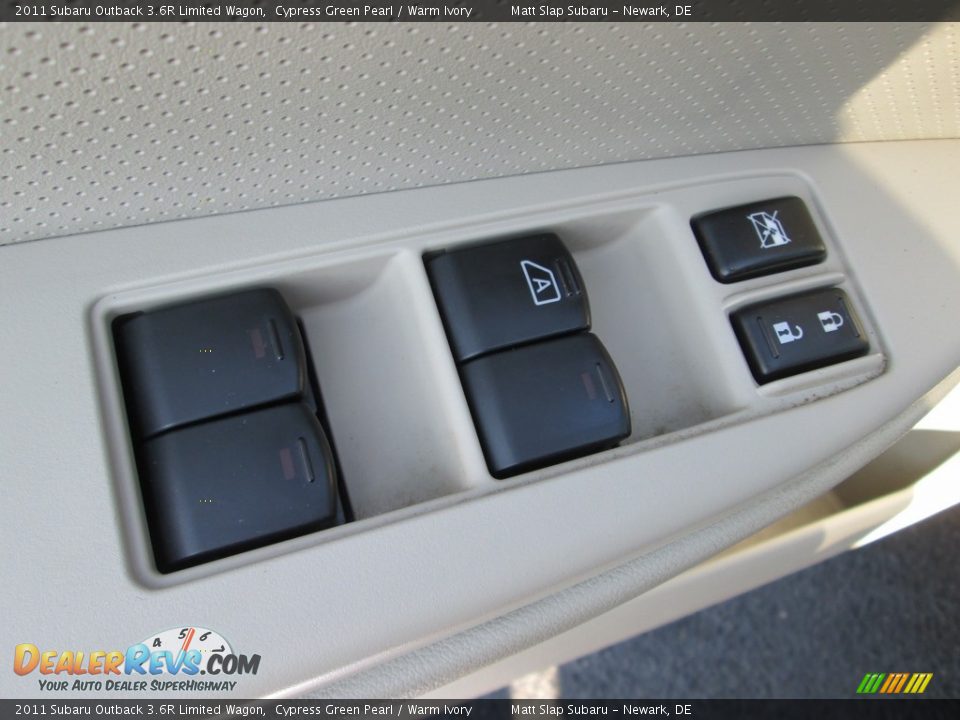 2011 Subaru Outback 3.6R Limited Wagon Cypress Green Pearl / Warm Ivory Photo #15