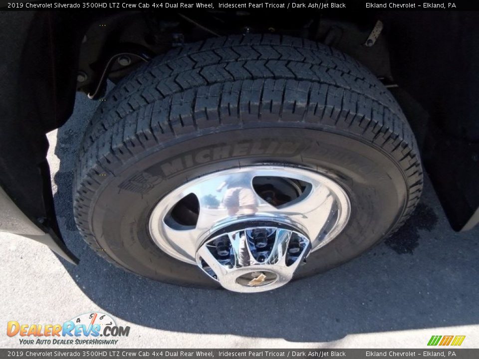 2019 Chevrolet Silverado 3500HD LTZ Crew Cab 4x4 Dual Rear Wheel Iridescent Pearl Tricoat / Dark Ash/Jet Black Photo #17
