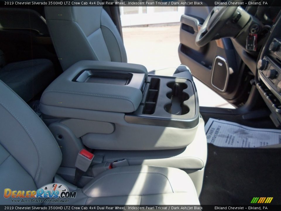 2019 Chevrolet Silverado 3500HD LTZ Crew Cab 4x4 Dual Rear Wheel Iridescent Pearl Tricoat / Dark Ash/Jet Black Photo #28