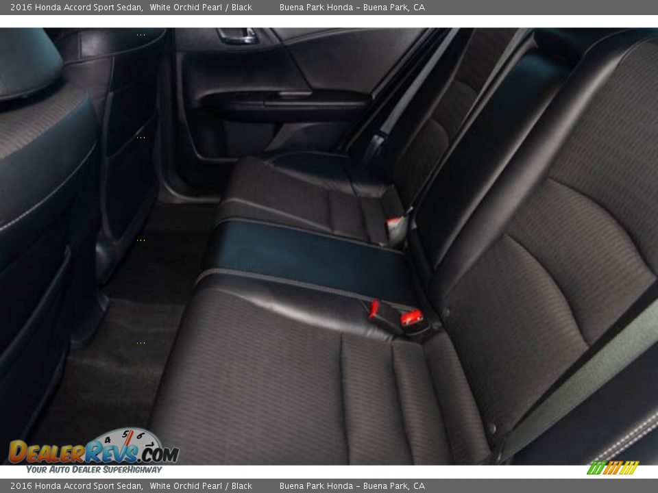 2016 Honda Accord Sport Sedan White Orchid Pearl / Black Photo #4