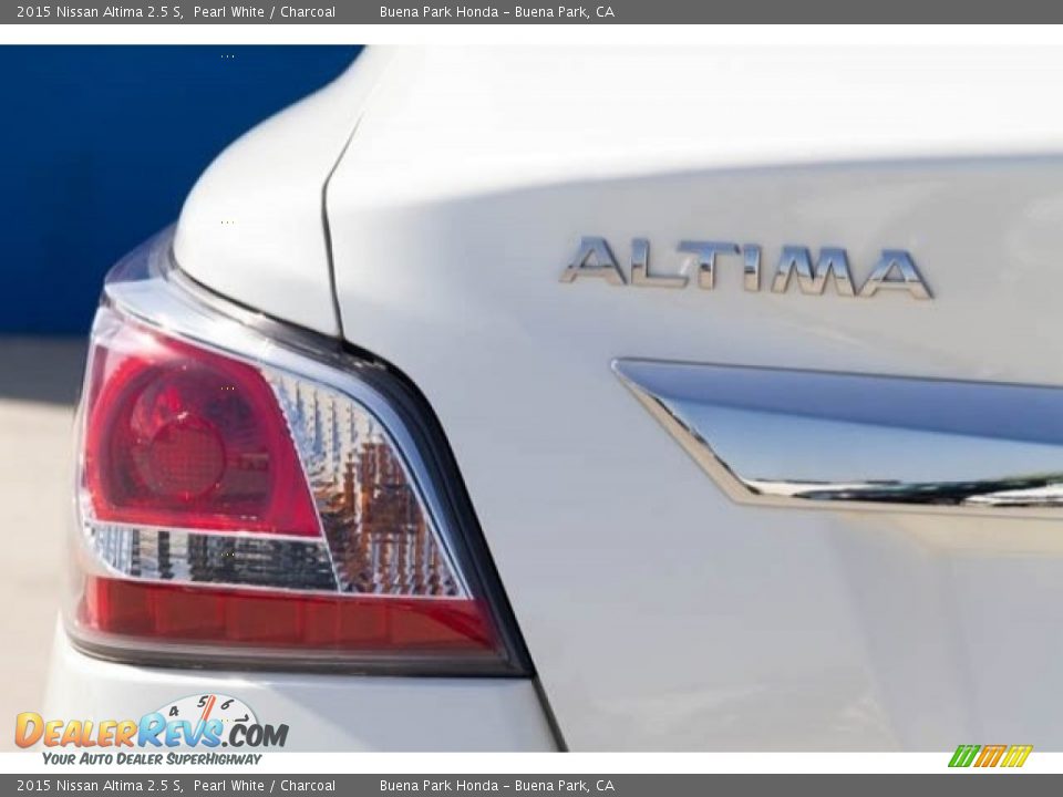 2015 Nissan Altima 2.5 S Pearl White / Charcoal Photo #11