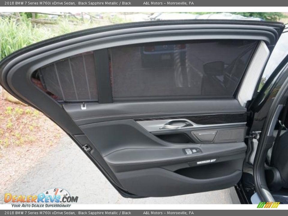 Door Panel of 2018 BMW 7 Series M760i xDrive Sedan Photo #17