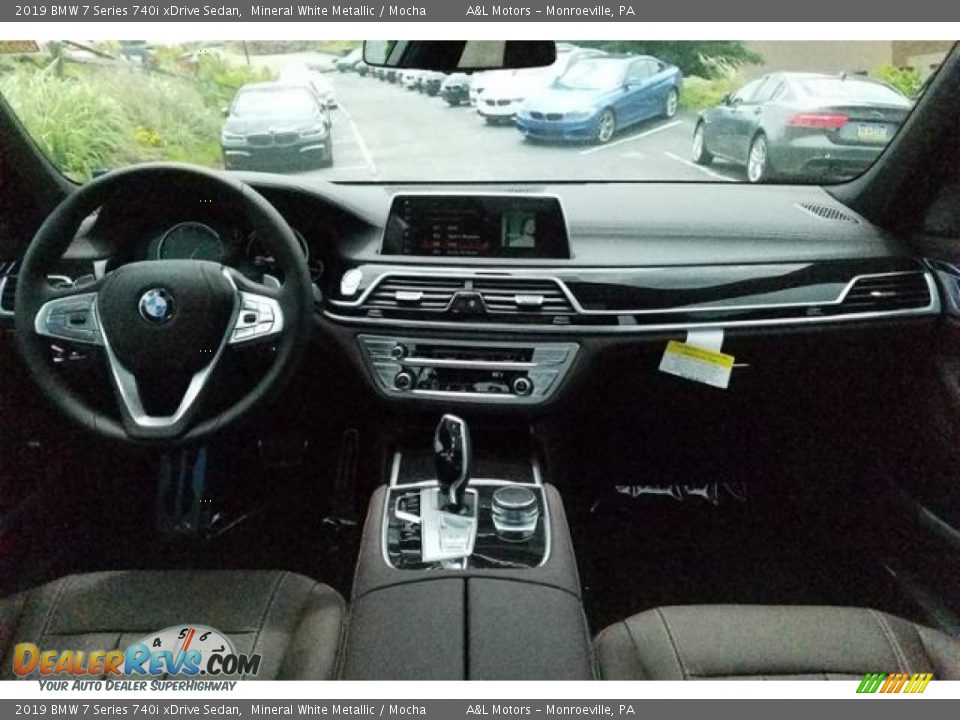 2019 BMW 7 Series 740i xDrive Sedan Mineral White Metallic / Mocha Photo #9
