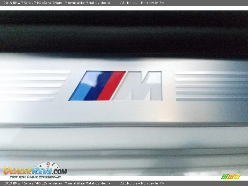 2019 BMW 7 Series 740i xDrive Sedan Mineral White Metallic / Mocha Photo #17
