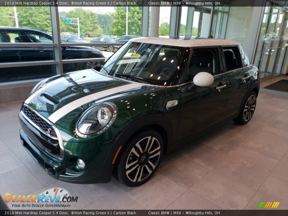 Front 3/4 View of 2019 Mini Hardtop Cooper S 4 Door Photo #3