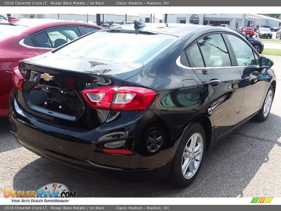 2018 Chevrolet Cruze LT Mosaic Black Metallic / Jet Black Photo #2