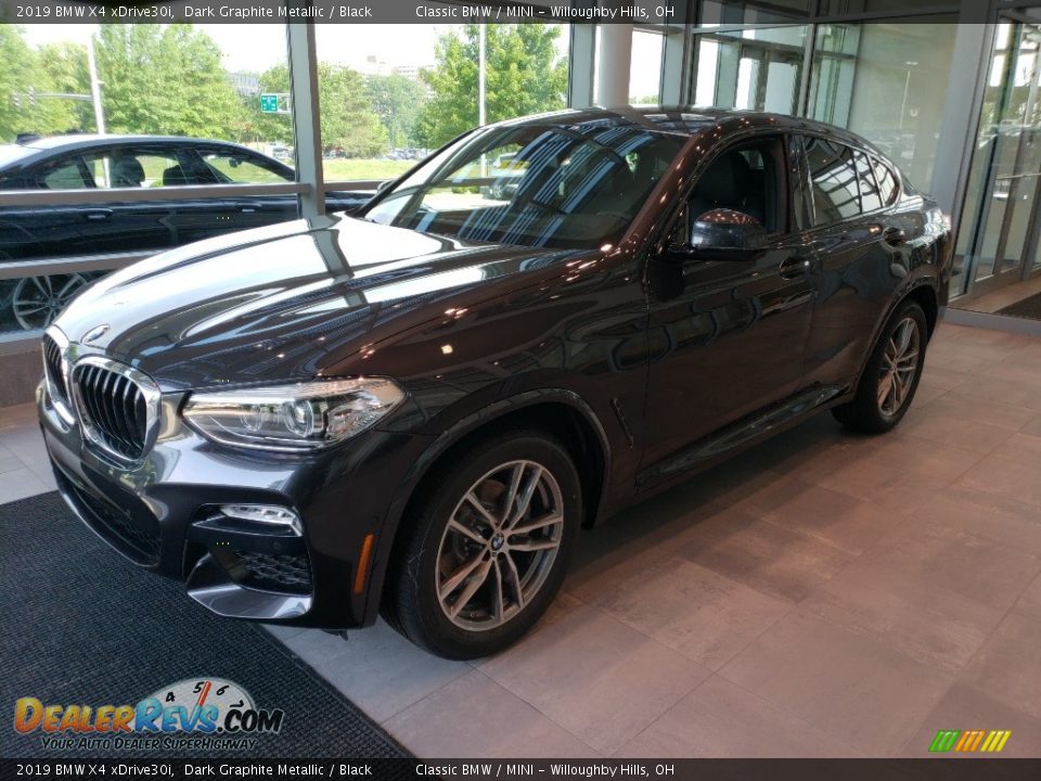 Front 3/4 View of 2019 BMW X4 xDrive30i Photo #3
