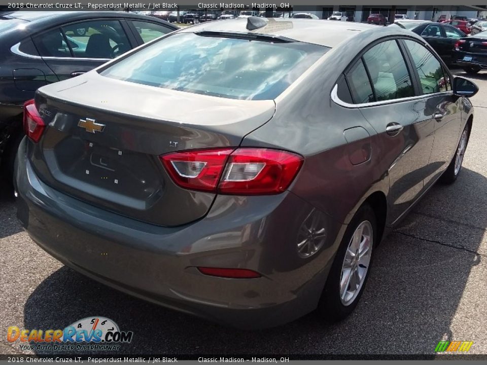2018 Chevrolet Cruze LT Pepperdust Metallic / Jet Black Photo #2