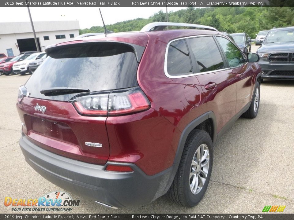 2019 Jeep Cherokee Latitude Plus 4x4 Velvet Red Pearl / Black Photo #5