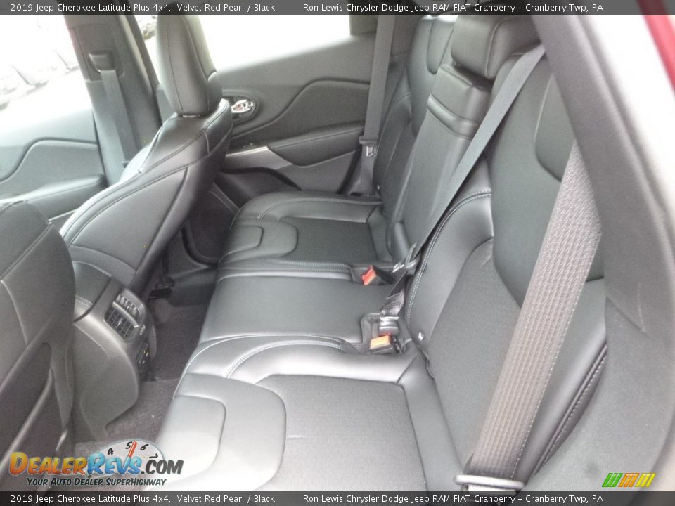 2019 Jeep Cherokee Latitude Plus 4x4 Velvet Red Pearl / Black Photo #11