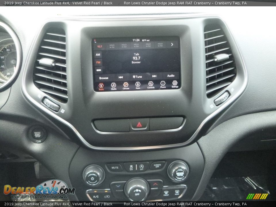 2019 Jeep Cherokee Latitude Plus 4x4 Velvet Red Pearl / Black Photo #15