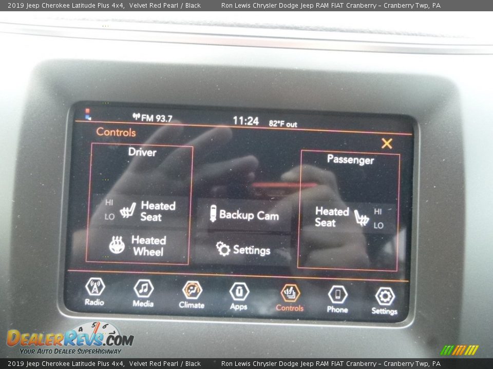 2019 Jeep Cherokee Latitude Plus 4x4 Velvet Red Pearl / Black Photo #16