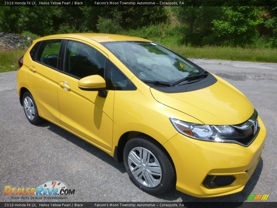 Front 3/4 View of 2019 Honda Fit LX Photo #6