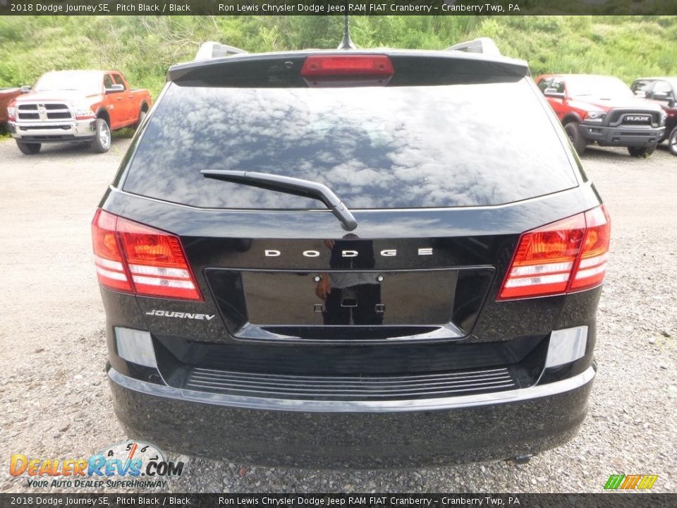 2018 Dodge Journey SE Pitch Black / Black Photo #4