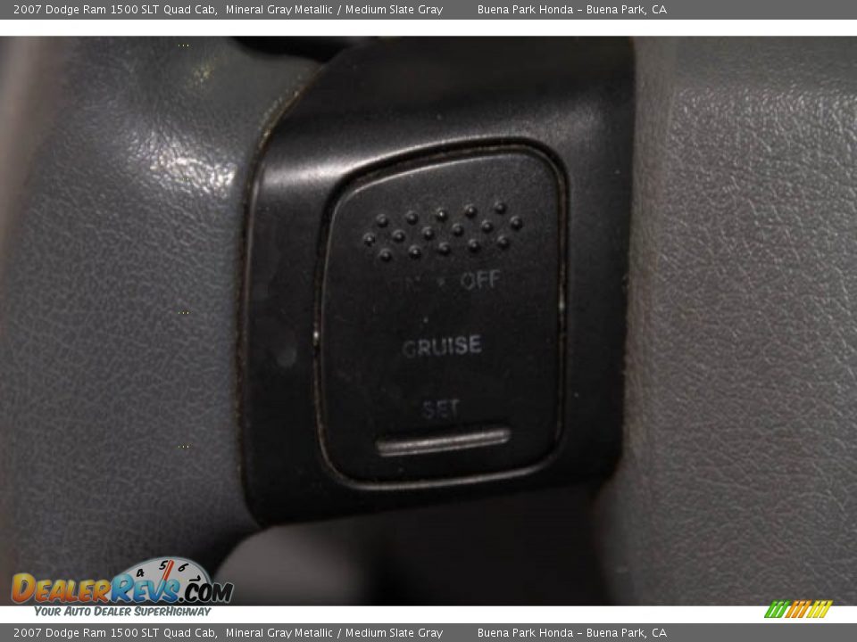 2007 Dodge Ram 1500 SLT Quad Cab Mineral Gray Metallic / Medium Slate Gray Photo #17