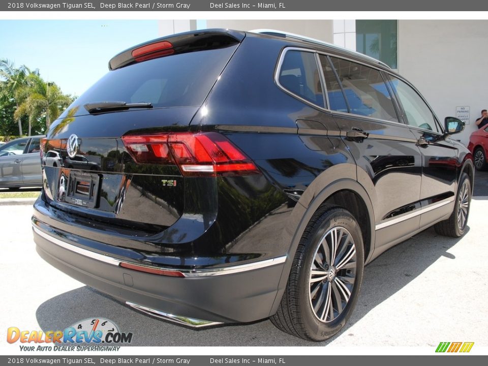 2018 Volkswagen Tiguan SEL Deep Black Pearl / Storm Gray Photo #10