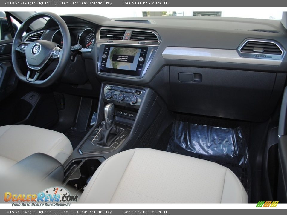 2018 Volkswagen Tiguan SEL Deep Black Pearl / Storm Gray Photo #13
