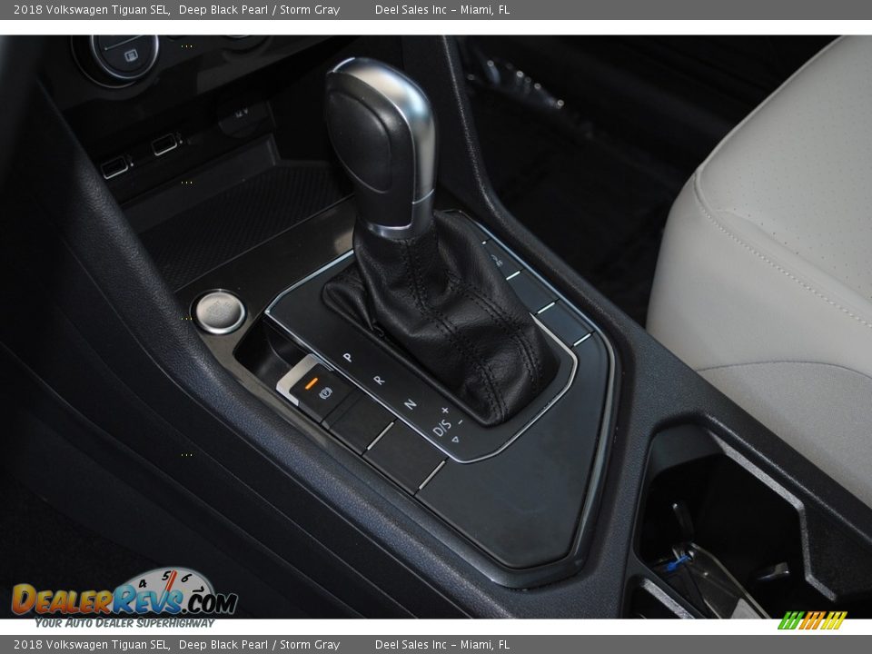 2018 Volkswagen Tiguan SEL Deep Black Pearl / Storm Gray Photo #17