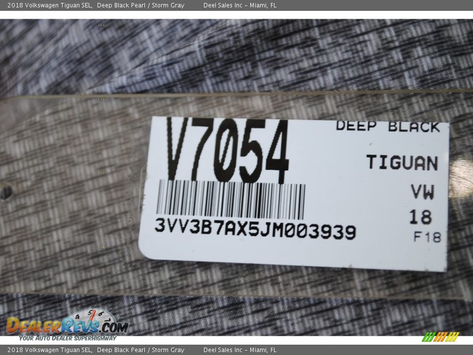 2018 Volkswagen Tiguan SEL Deep Black Pearl / Storm Gray Photo #20