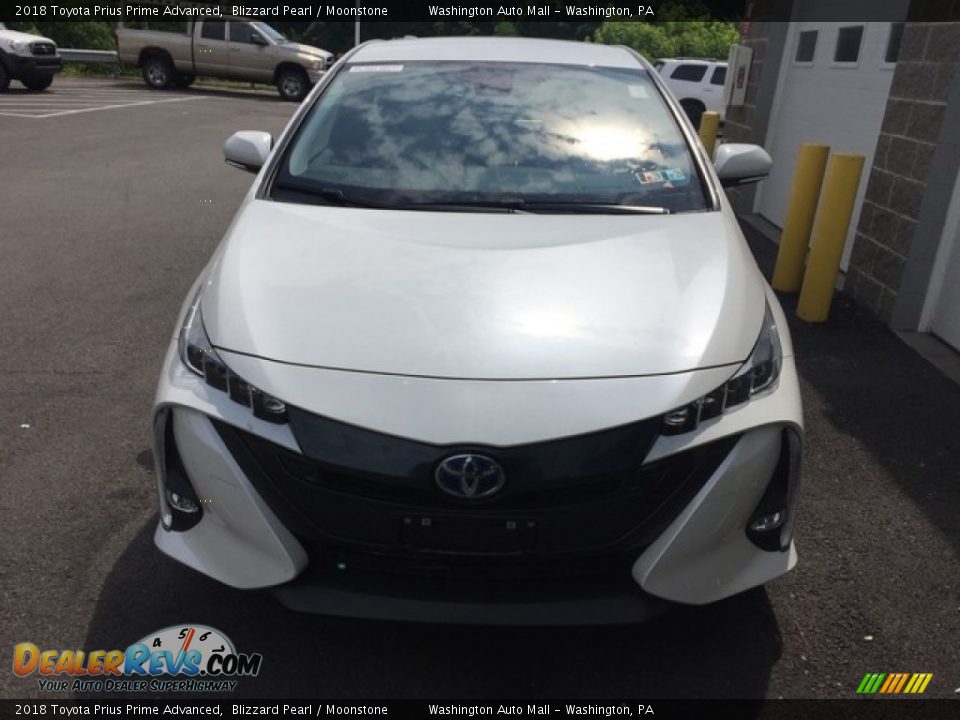 2018 Toyota Prius Prime Advanced Blizzard Pearl / Moonstone Photo #5