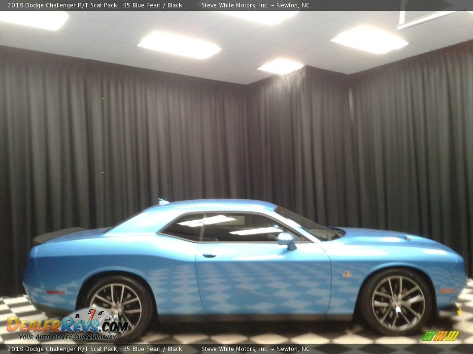 2018 Dodge Challenger R/T Scat Pack B5 Blue Pearl / Black Photo #5