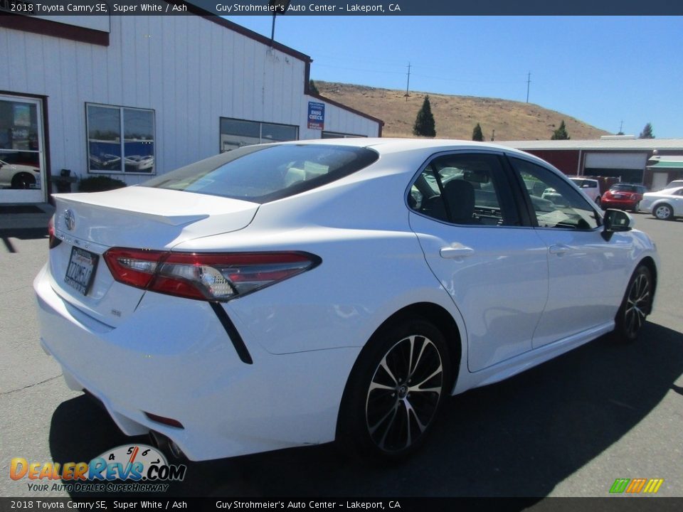 2018 Toyota Camry SE Super White / Ash Photo #7