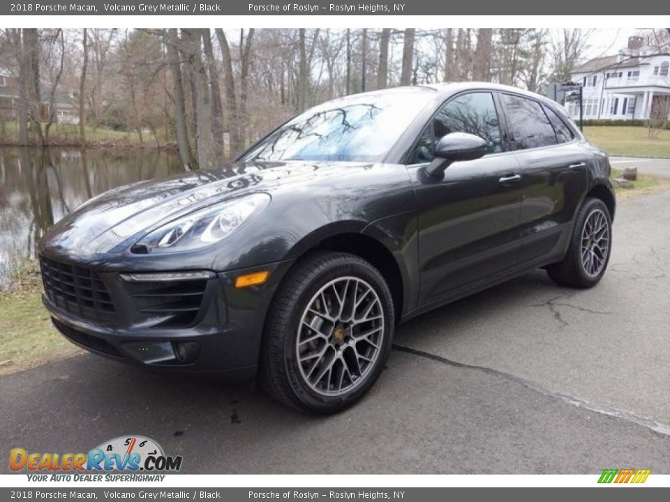 2018 Porsche Macan Volcano Grey Metallic / Black Photo #3